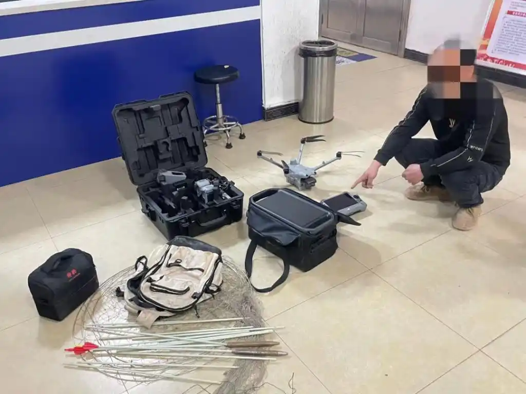 湖南祁阳一居民用无人机“黑飞”非法狩猎，警方：没收并罚款
