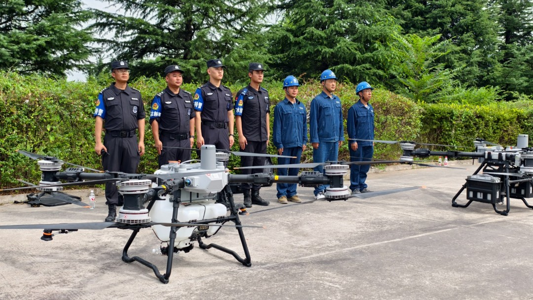 联合市公安局特警支队开展无人机应急救援演练