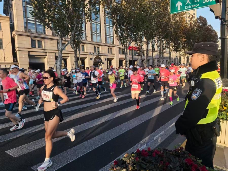 上马今日开跑！黄浦警方无人机反制系统全程守护